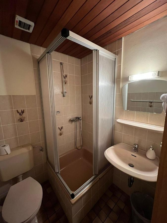 Готель Restaurant Yamas Im Haus Waldesruh Неттеталь Екстер'єр фото